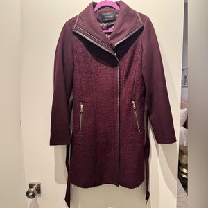 Tahari women’s size medium jacket in cranberry